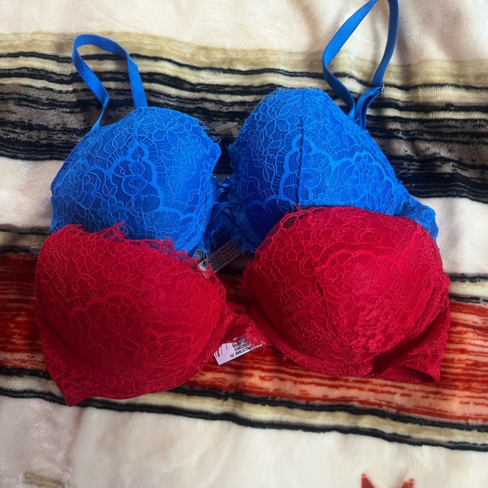 Victoria’s Secret Lace Underwire Bra Set - Red & Blue